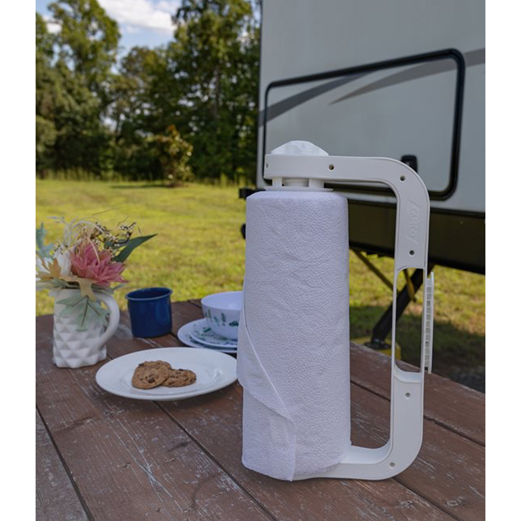 Camco Pop-A-Towel- Mountable or Portable Paper Towel Holder Dispenser, Keep Paper  Towels Clean, Conserve Space in Your RV Kitchen (White) (57111)